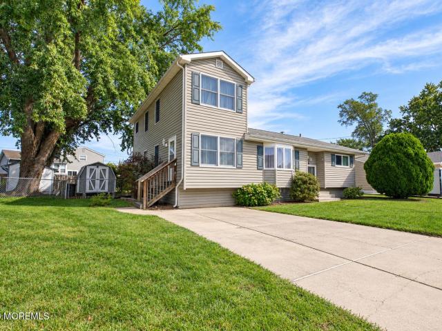 House for sale in Golden Crest, Hamilton Township