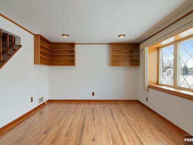 House for sale in Elmwood Park, New Jersey