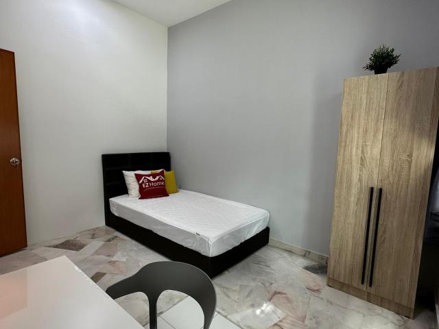 Room for rent in Petaling, Damansara Damai
