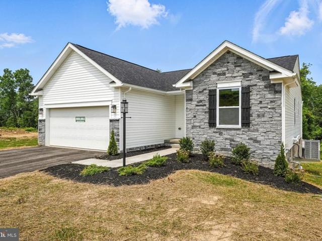 House for sale in Kearneysville, West Virginia