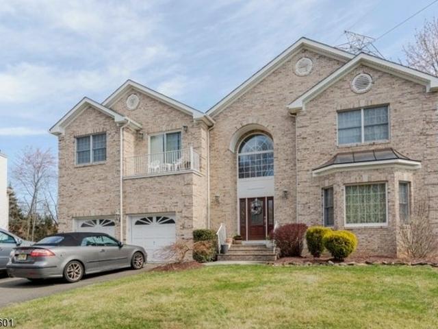 House for sale in East Hanover, New Jersey