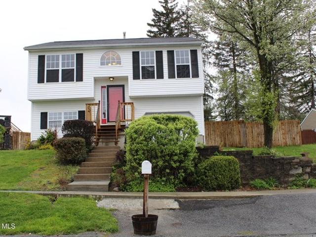 House for sale in Saratoga, New York