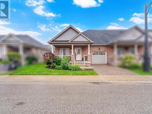 Townhouse for sale in Georgina, Ontario