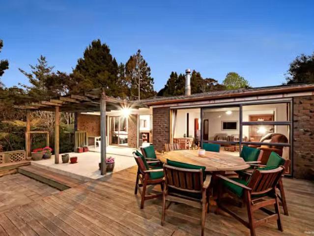 House for rent in Oratia