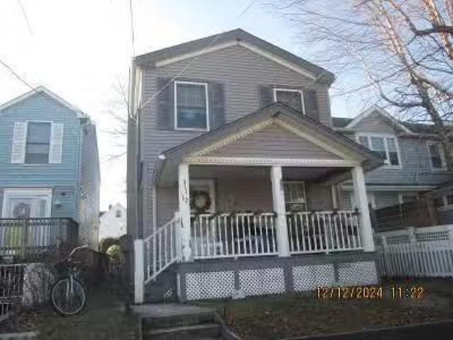 House for sale in Lakewood