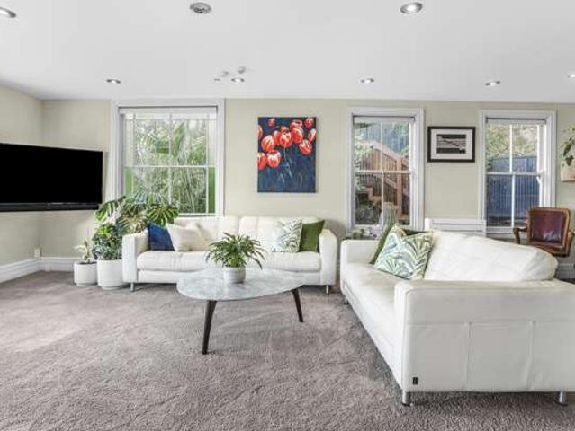 House for sale in Days Bay, Wellington