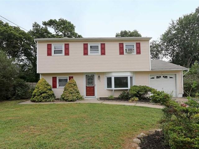 House for sale in Centereach, New York