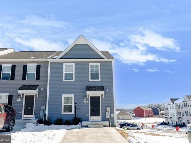 Townhouse for sale in Charles Town, West Virginia