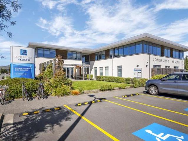 Townhouse for sale in Chaslands, Canterbury