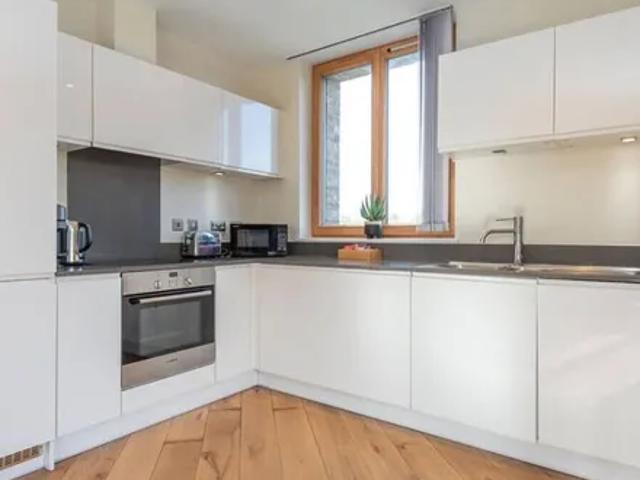 Apartment for rent in North Kensington, Greater London