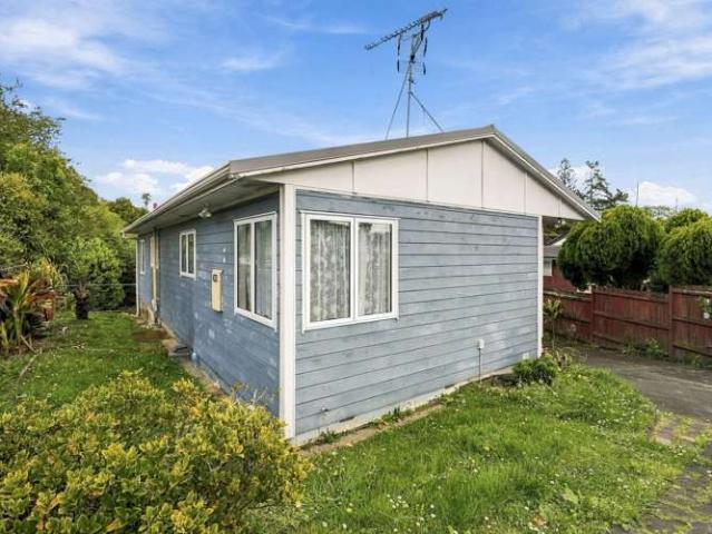 House for sale in Birkdale, Kaipātiki