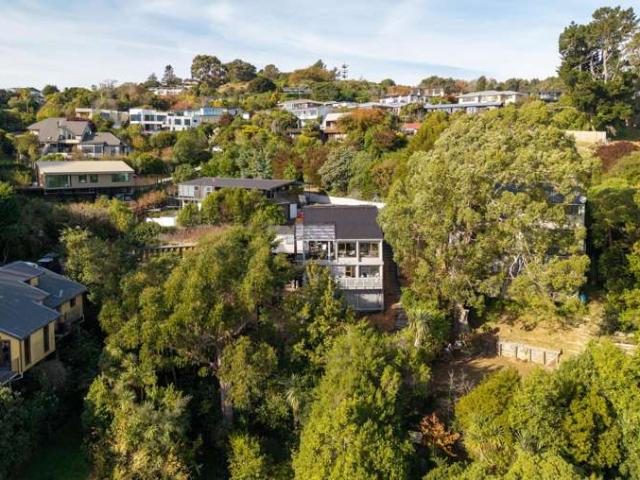 House for sale in Chaslands, Canterbury