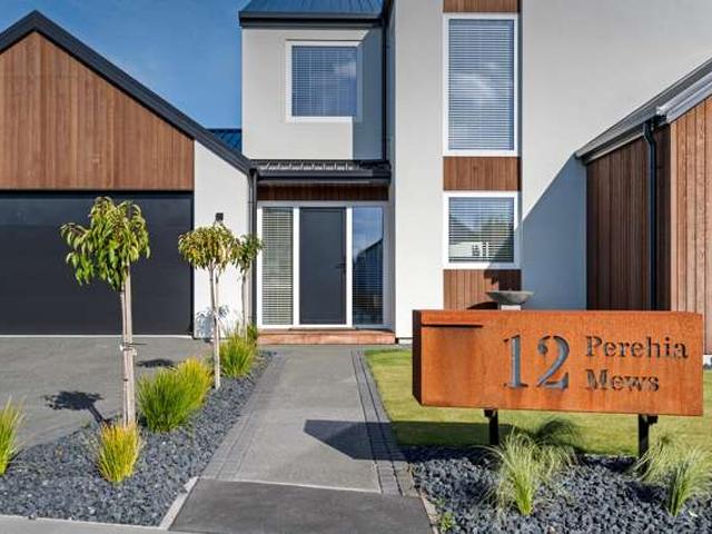 House for sale in Chaslands, Canterbury