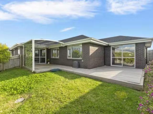 House for sale in Awhitu