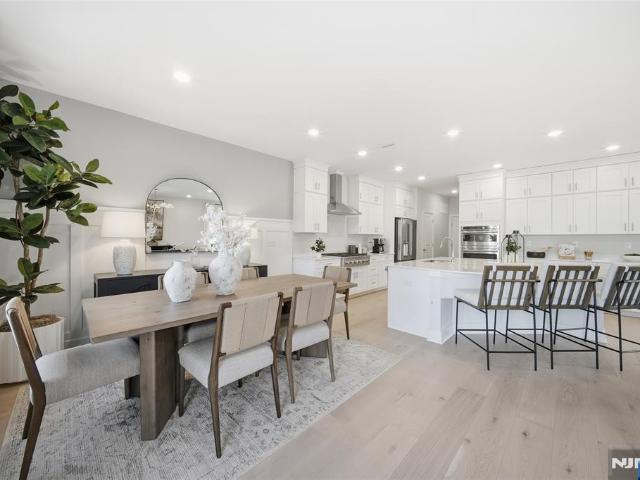 Townhouse for sale in Oakland, New Jersey