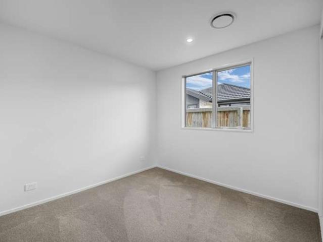 House for sale in Chaslands, Canterbury