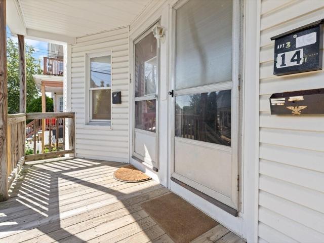 Triplex for sale in Everett Triplex for sale in Everett