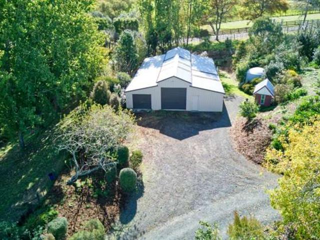 Property for sale in Awhitu