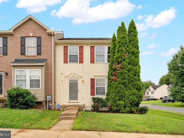 Townhouse for sale in Falling Waters, West Virginia