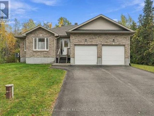 House for sale in Glengables Village, North Grenville