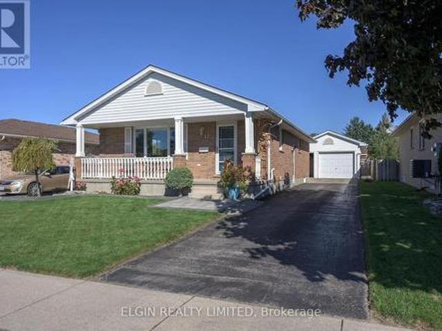 House for sale in St. Thomas, Southwestern Ontario