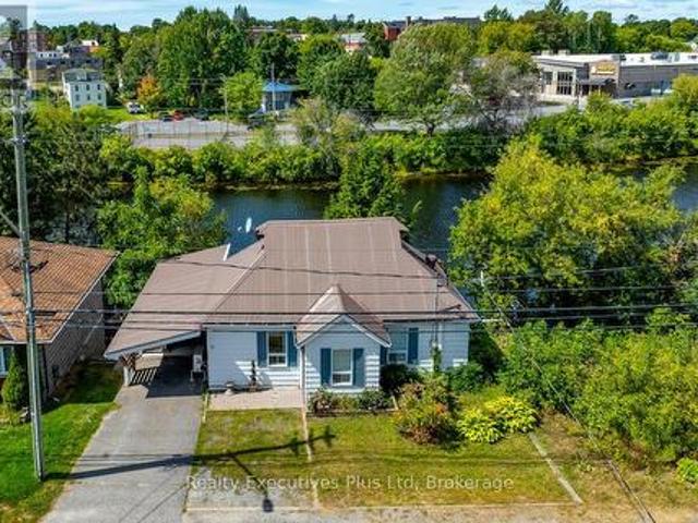 House for sale in Parry Sound, Ontario