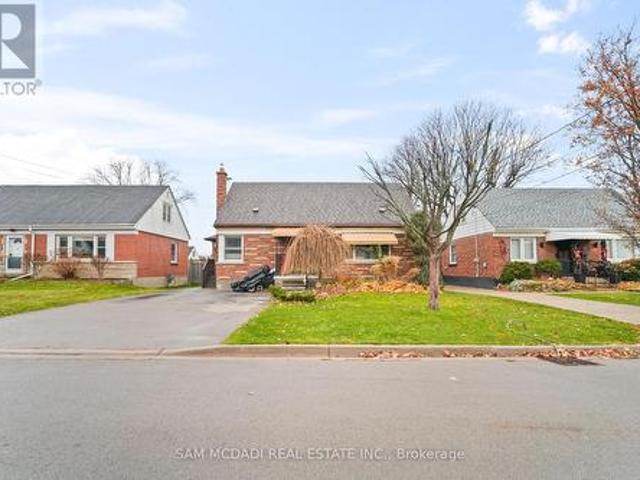 House for sale in Ancaster, Ontario