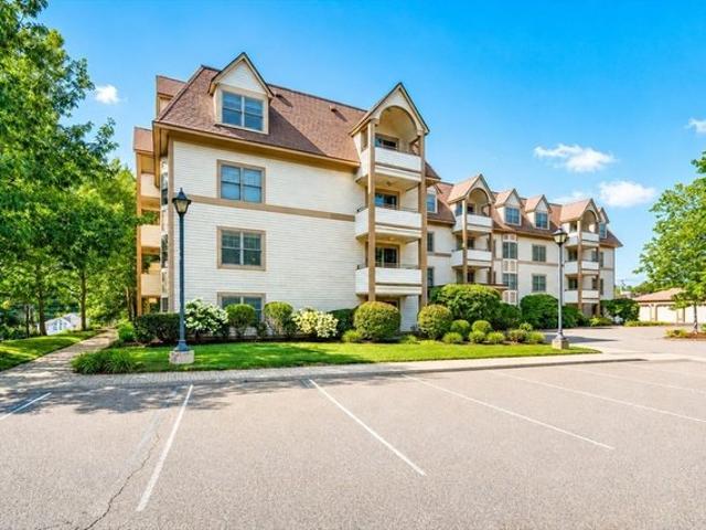 Condo for sale in Wellesley, Massachusetts