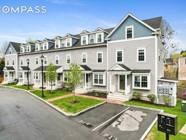 Townhouse for sale in Salem