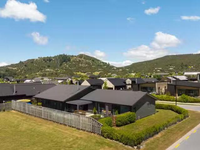 House for sale in Otakou