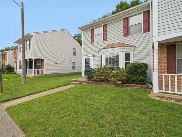 Townhouse for sale in Kings Square, Hampton