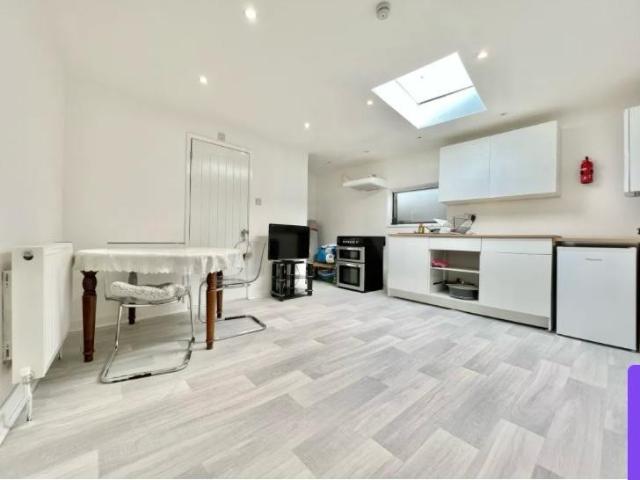 Studio for rent in London Borough of Redbridge, Greater London