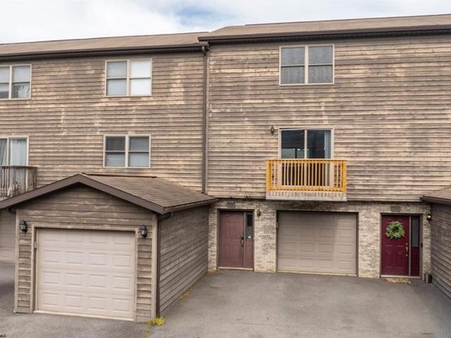 Townhouse for sale in Morgantown, West Virginia
