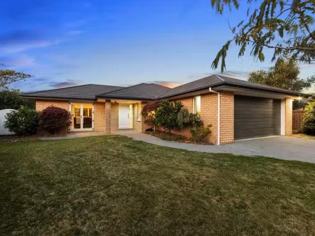 House for sale in Chaslands, Canterbury