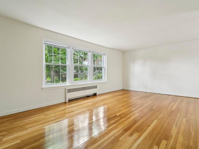 Townhouse for rent in Montclair