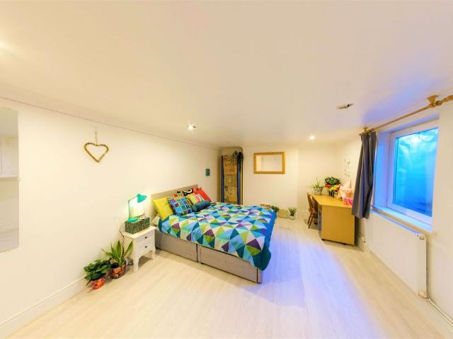 House for rent in Golden Valley, Gloucestershire