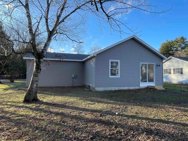 House for sale in Croswell