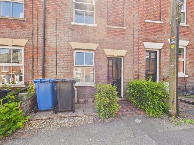 House for rent in Lakenham, East Bank