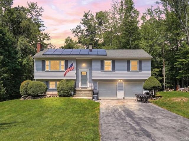 House for sale in Pleasant Valley, New York