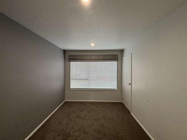 House for rent in Chaslands, Canterbury