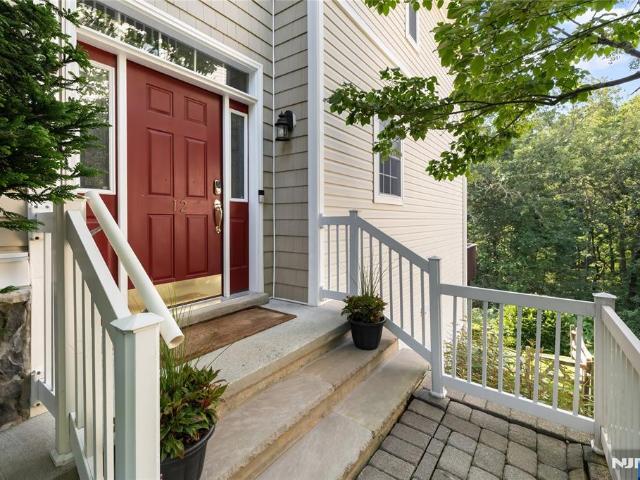 Townhouse for sale in Oakland, New Jersey