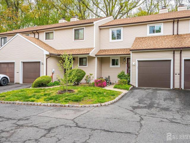 Townhouse for sale in Edison, New Jersey
