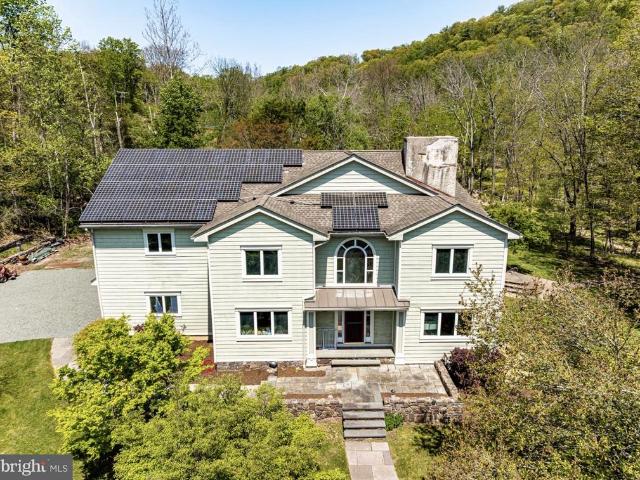 House for sale in Delaware, New Jersey