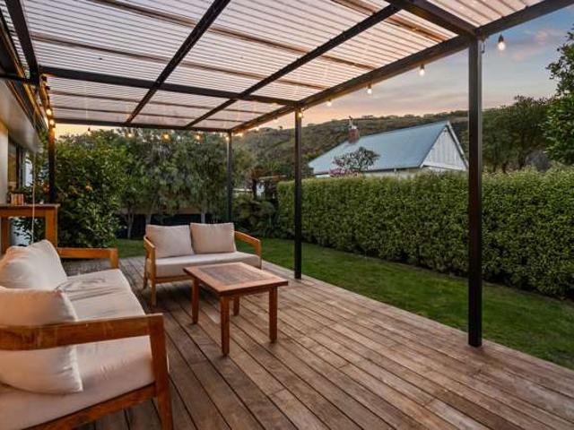 House for sale in Chaslands, Canterbury
