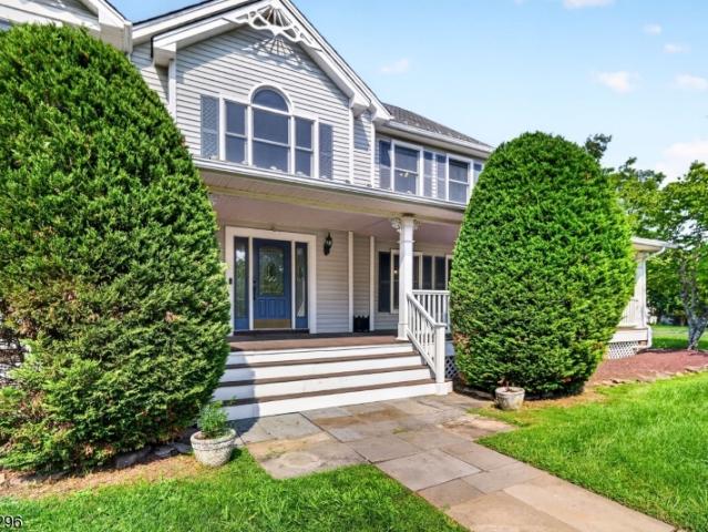 House for sale in Neshanic Station, New Jersey