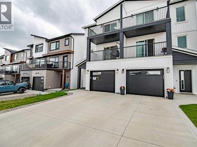 House for sale in Sylvan Lake, Alberta