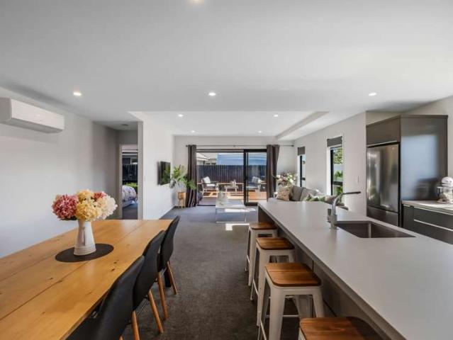 House for sale in Chaslands, Canterbury