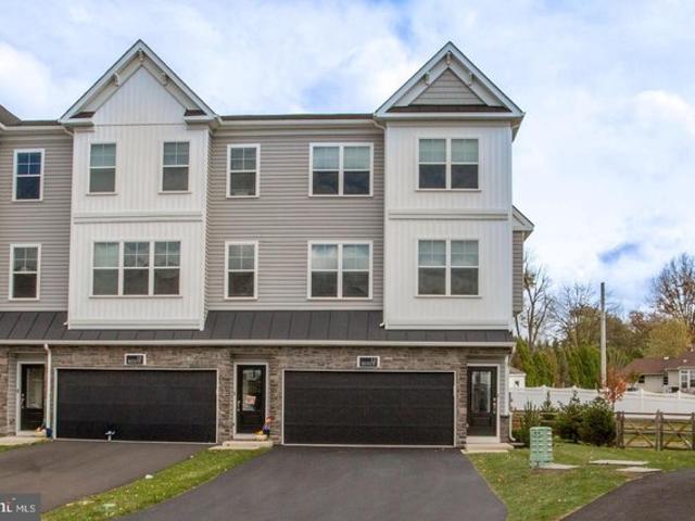 Townhouse for sale in New Britain, Chalfont