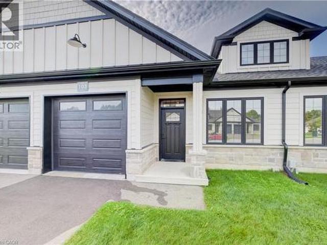 Townhouse for sale in Norwich, Ontario