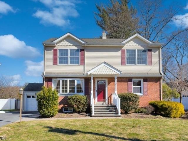 House for sale in Waldwick, New Jersey